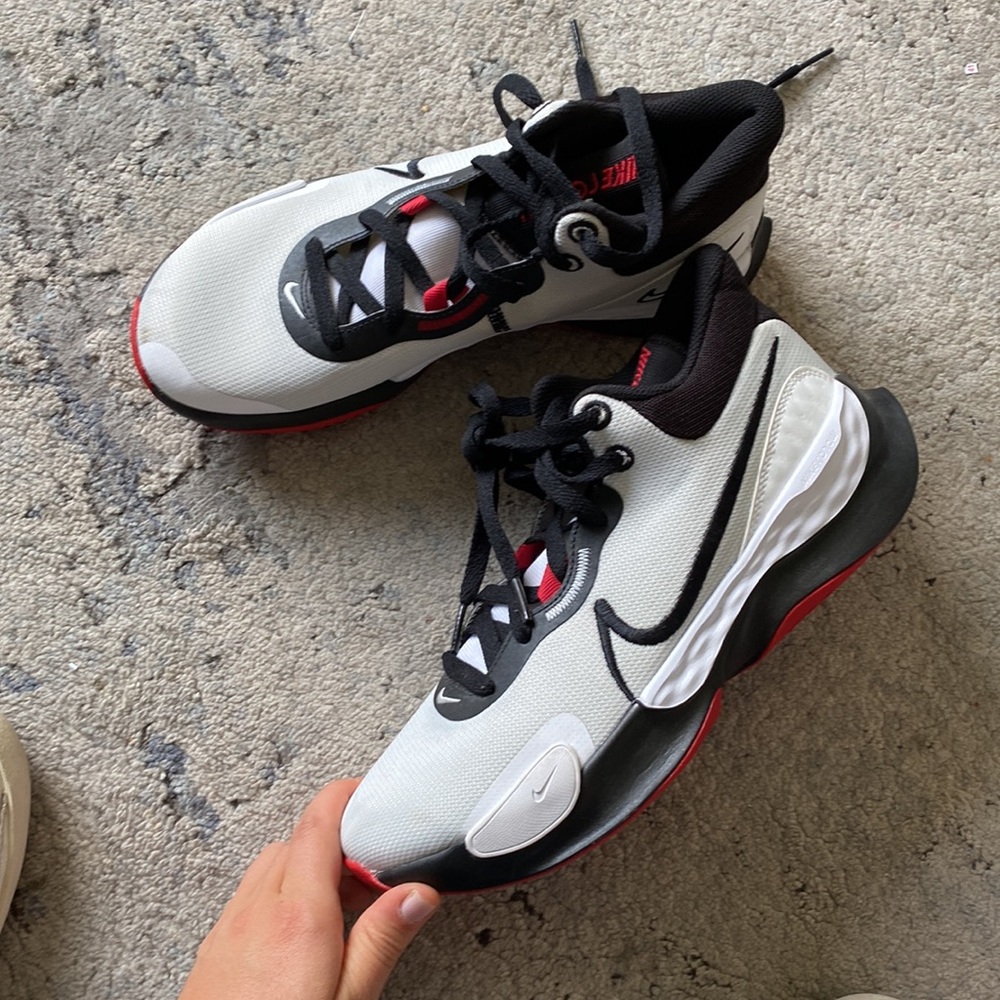 Nike Dynamic White and Red Sneakers - Picture 2 of 5